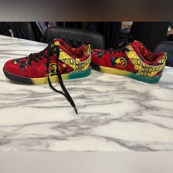 LIKE NEW-Zumba Let's Jam Street Bold Red Green Gold Women's Shoes Z Slide - Picture 9 of 9